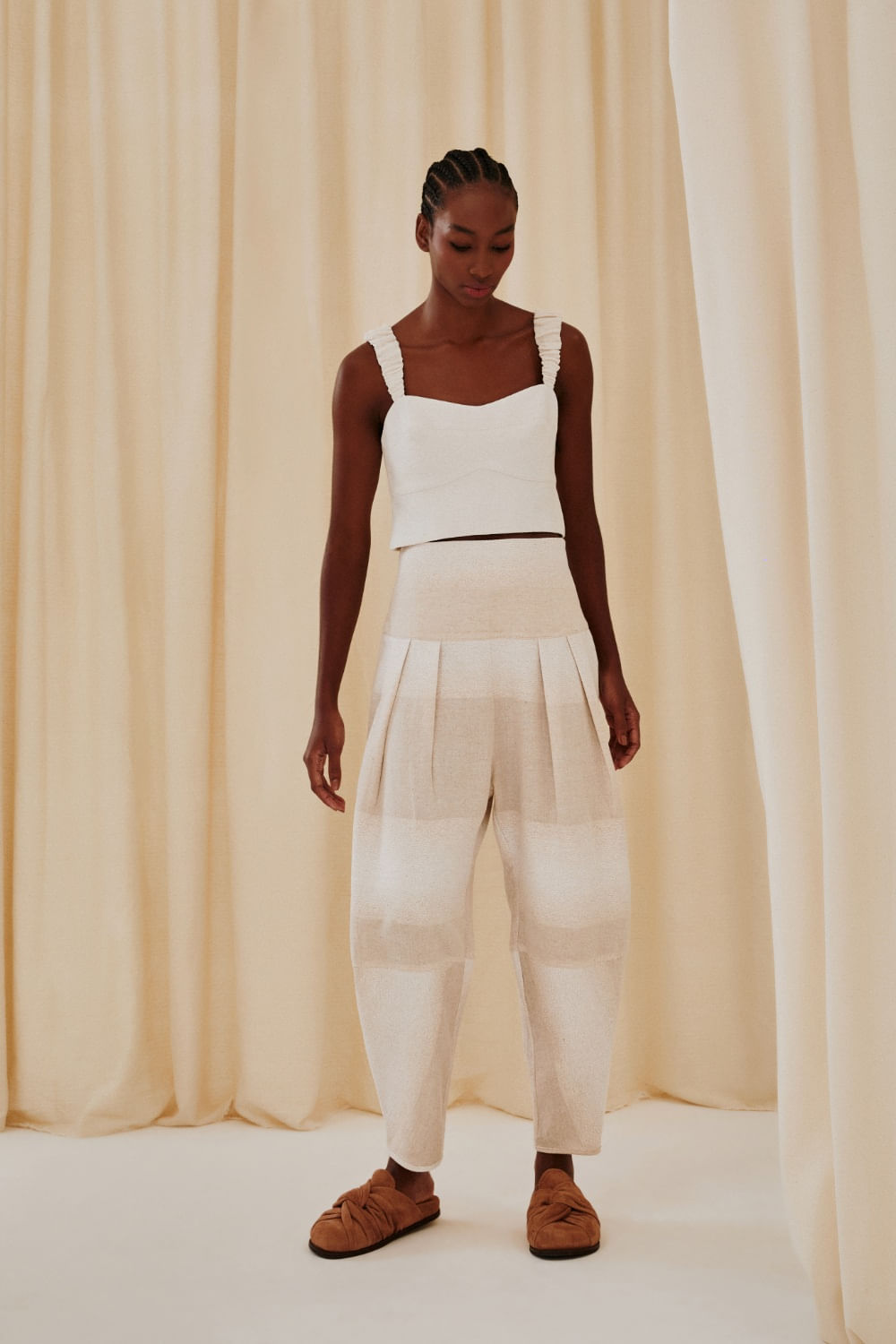 regata-centopeia-off-calca-teia-nude-off-white-look1