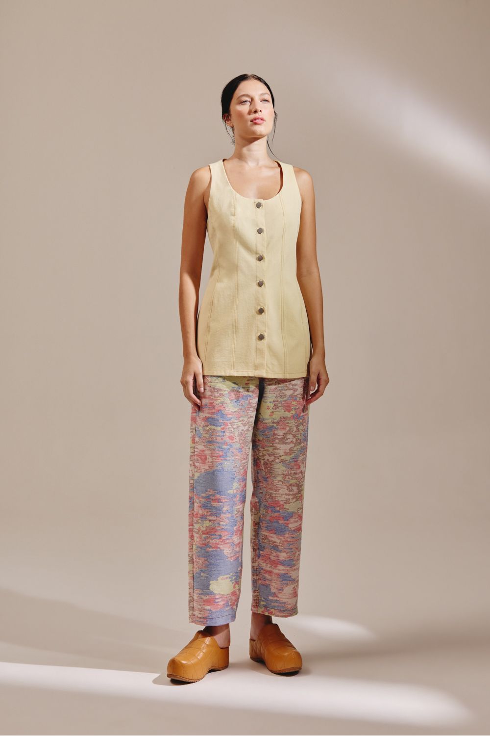 tp010349-000054-regata-cinturao-bt010602-000103-calca-analise-look1