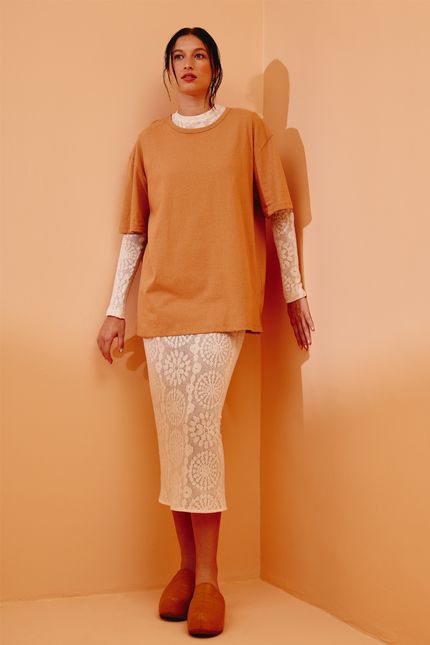 tp020250-000048-camiseta-electra-bt020305-000008-saia-atlas-camiseta-volans-look2