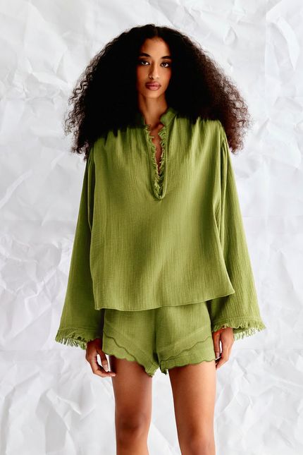 tp040071-000074-camisa-canopus-bt030077-000074-shorts-solsticio-look-frente-ia