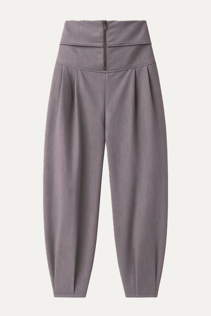 bt010584-000099-calca-eterno-still1-ia