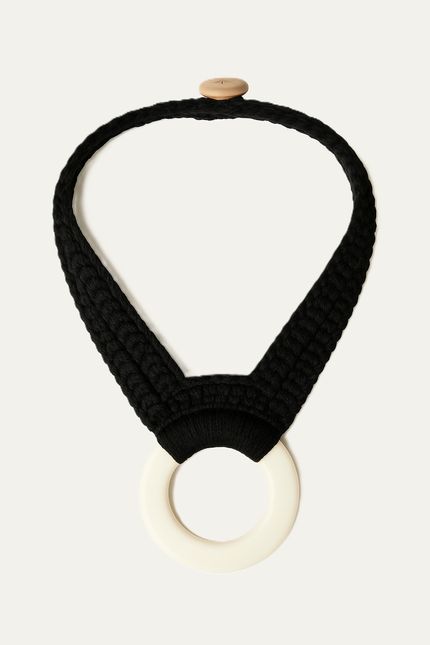 ac010004-000009-colar-silenciar-still1-ia-v