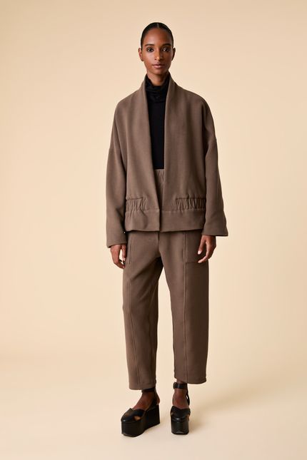 tp050260-000037-casaco-ausencia-bt010637-000037-calca-esvanecer-ft1