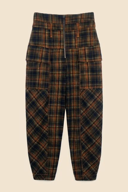 bt010650-000097-calca-acaso-ia-still1