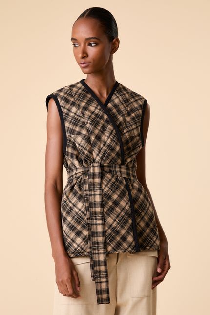 tp060010-000036-colete-contorno-look1