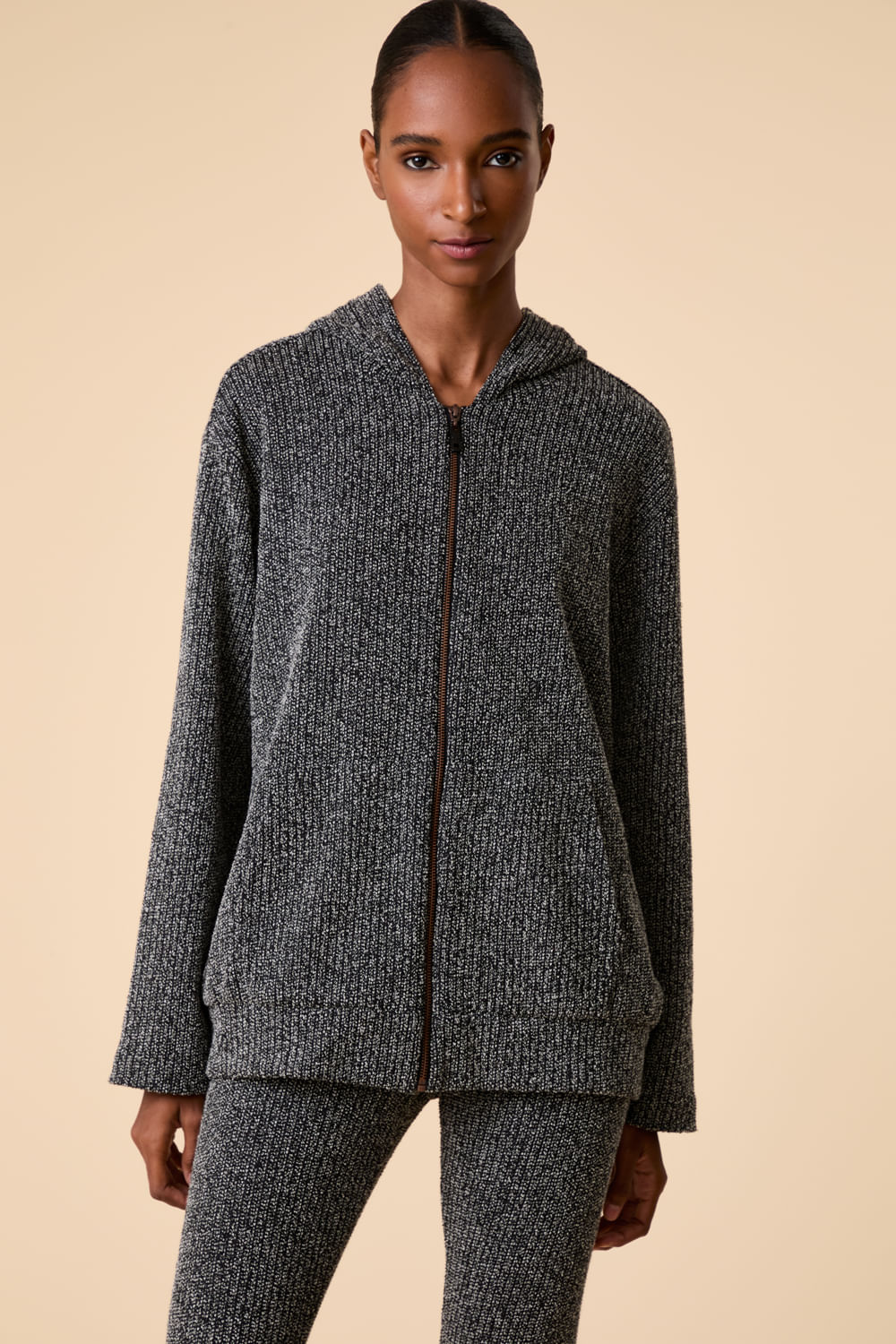 tp050257-000009-casaco-tracos-look1