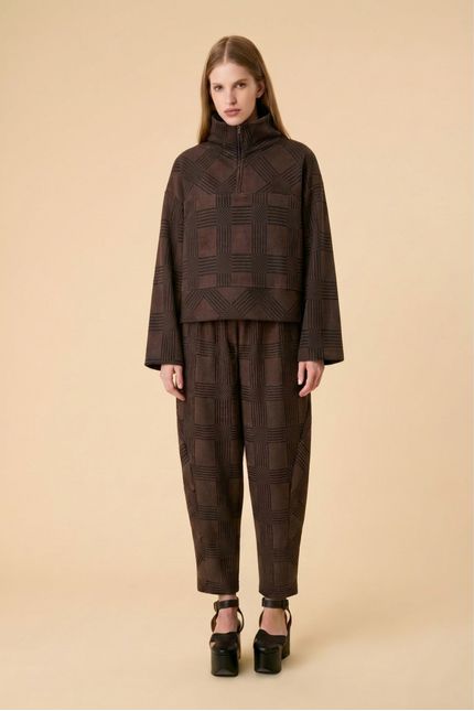 bt010640-000037-calca-intangivel-look1