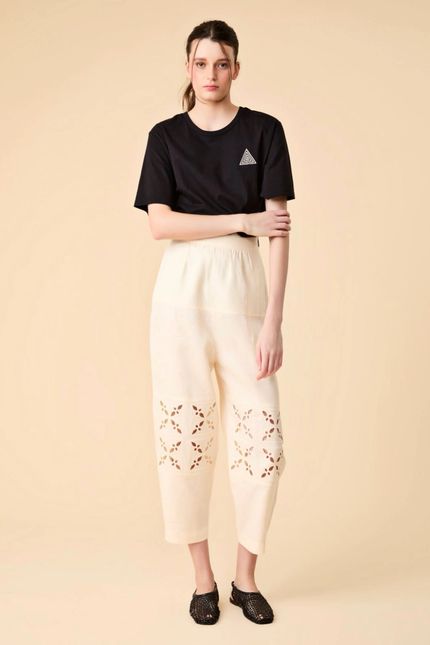 bt010593-000008-calca-celeste-look1