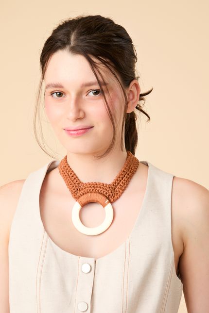 ac010004-000048-colar-silenciar-look1