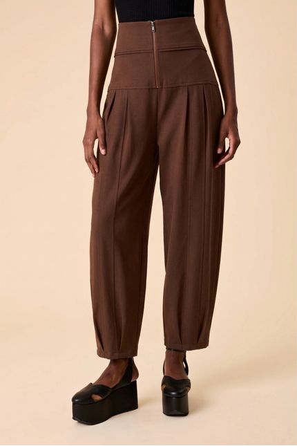 bt010584-000037-calca-eterno-look1