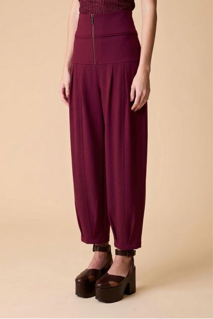 bt010584-000327-calca-eterno-look1